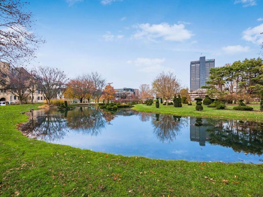 Modern With Pool Table! Pet-friendly! Apartment Columbus